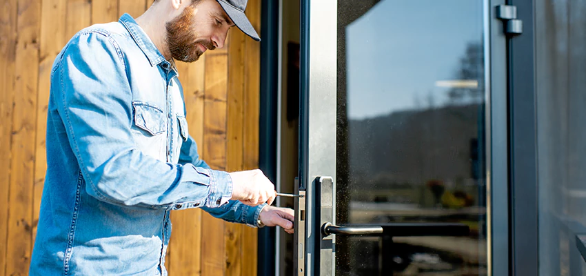 Frameless Glass Storefront Door Locks Replacement in Rahway, NJ