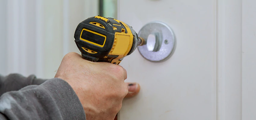 Street Locksmith For Smart Lock Repair in Rahway, NJ